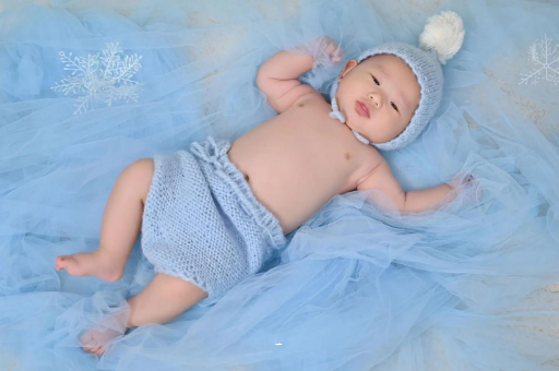 新疆二个月的宝宝